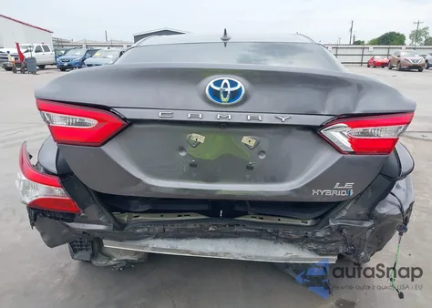 2020 Toyota Camry Le Hybrid z USA, uszkodzony, nr VIN 4T1C31AK0LU523389